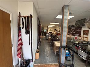 201 E Crockett Street - Photo 5