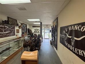 201 E Crockett Street - Photo 6