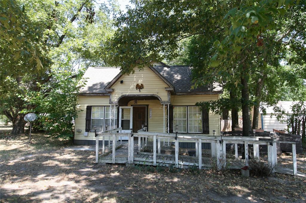 605 E Pine - Photo 1