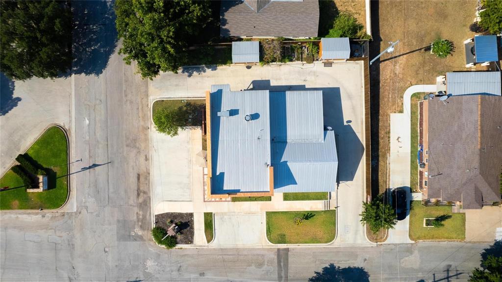 301 E Brown Street - Photo 15