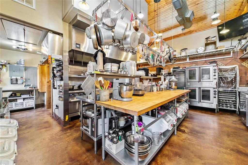 301 E Brown Street - Photo 31