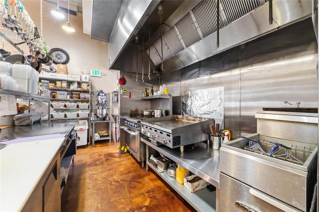 301 E Brown Street - Photo 32