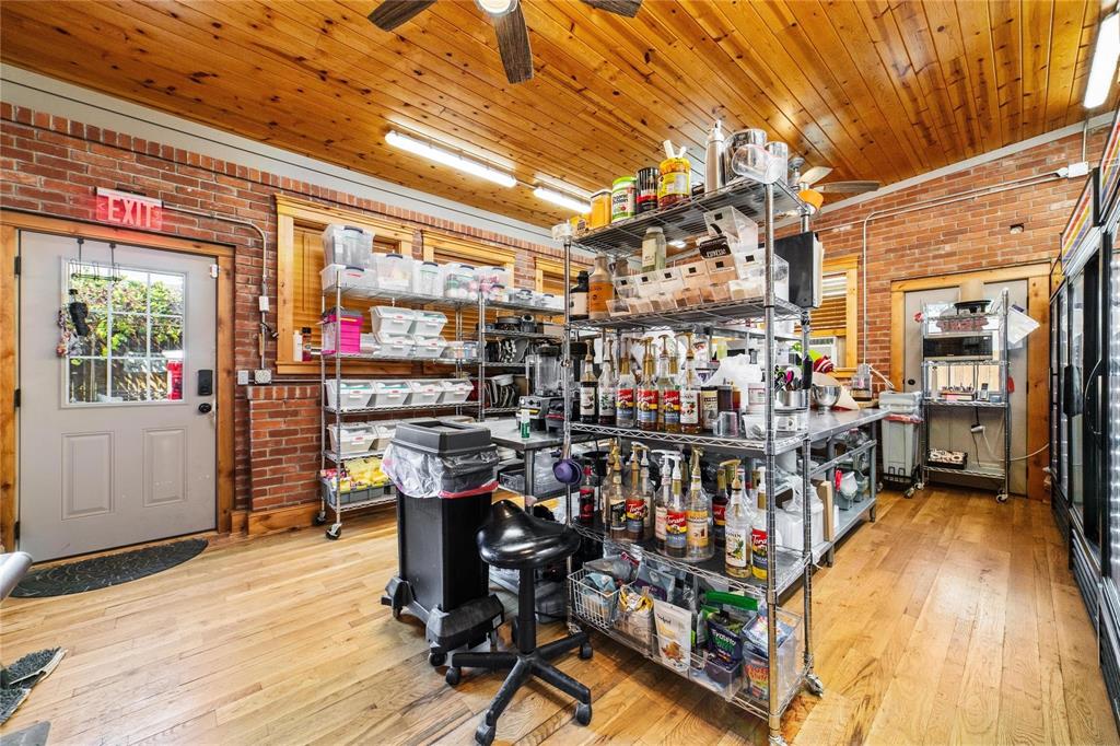 301 E Brown Street - Photo 33