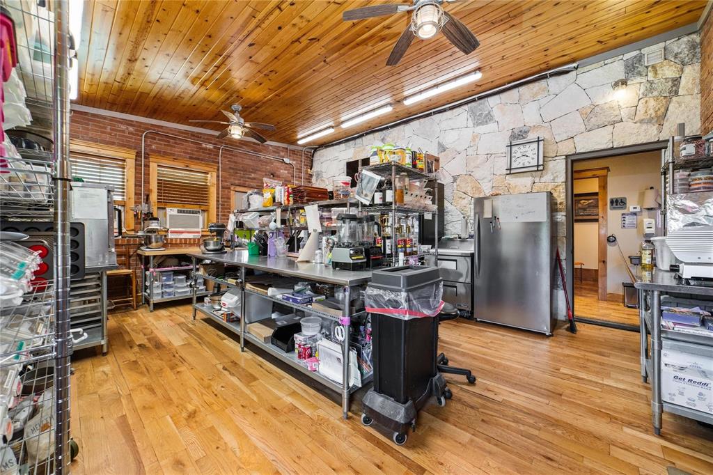 301 E Brown Street - Photo 34