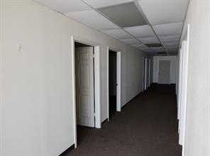 401 E Texas Avenue - Photo 9
