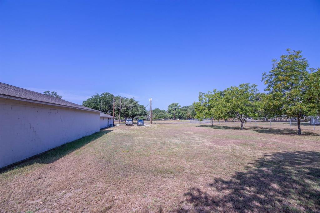 402 Legendary Lane - Photo 5