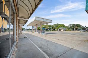 407 W Ennis Avenue - Photo 2