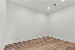 108 E 6th Street - Photo 10