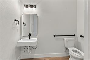 108 E 6th Street - Photo 15