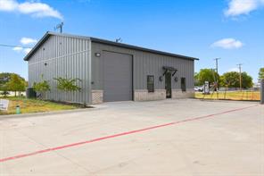 108 E 6th Street - Photo 2