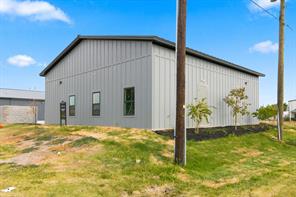 108 E 6th Street - Photo 31