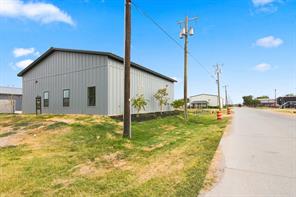 108 E 6th Street - Photo 32