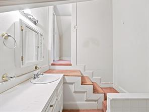 504 W Knox Street - Photo 33