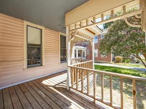 504 W Knox Street - Photo 4