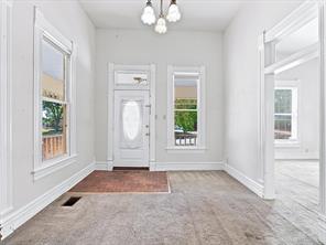 504 W Knox Street - Photo 5