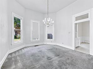 504 W Knox Street - Photo 8