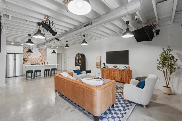 13021 Harmon Road