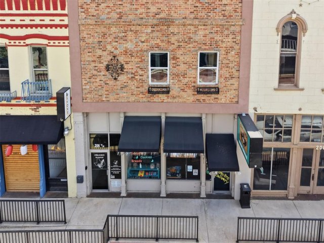 206 E Chambers Street