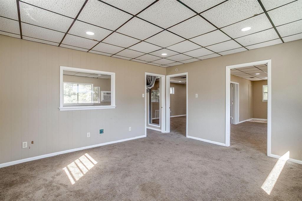 1060 S Burleson Boulevard - Photo 9
