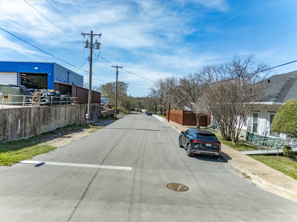 107 N Alamo Street - Photo 12