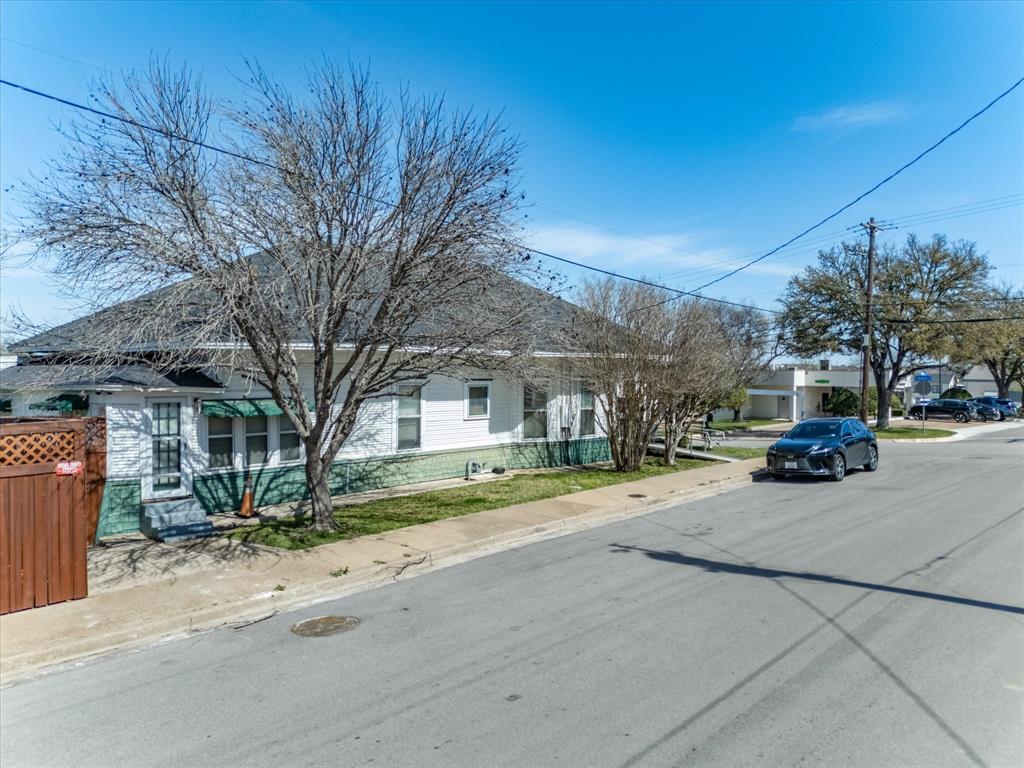 107 N Alamo Street - Photo 14
