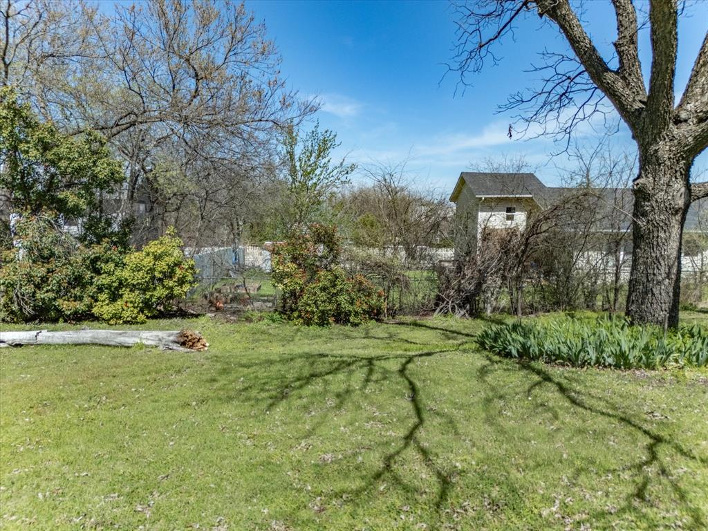 107 N Alamo Street - Photo 17