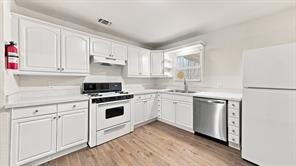 3008 Miller Avenue - Photo 11
