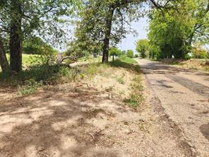 Lot 23 CR 3249 - Photo 2