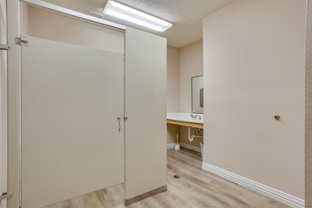 1415 E Belt Line Road - Photo 18