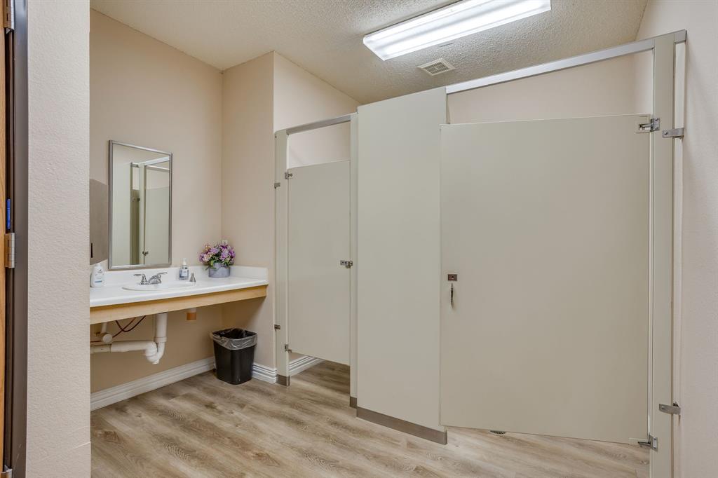 1415 E Belt Line Road - Photo 19