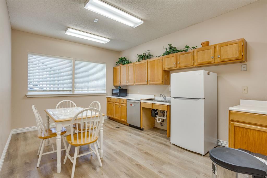 1415 E Belt Line Road - Photo 5