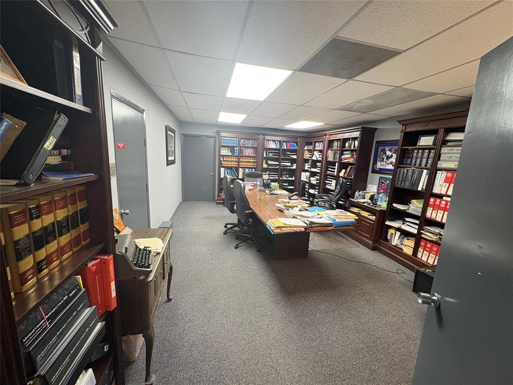 905 N Travis Street - Photo 12