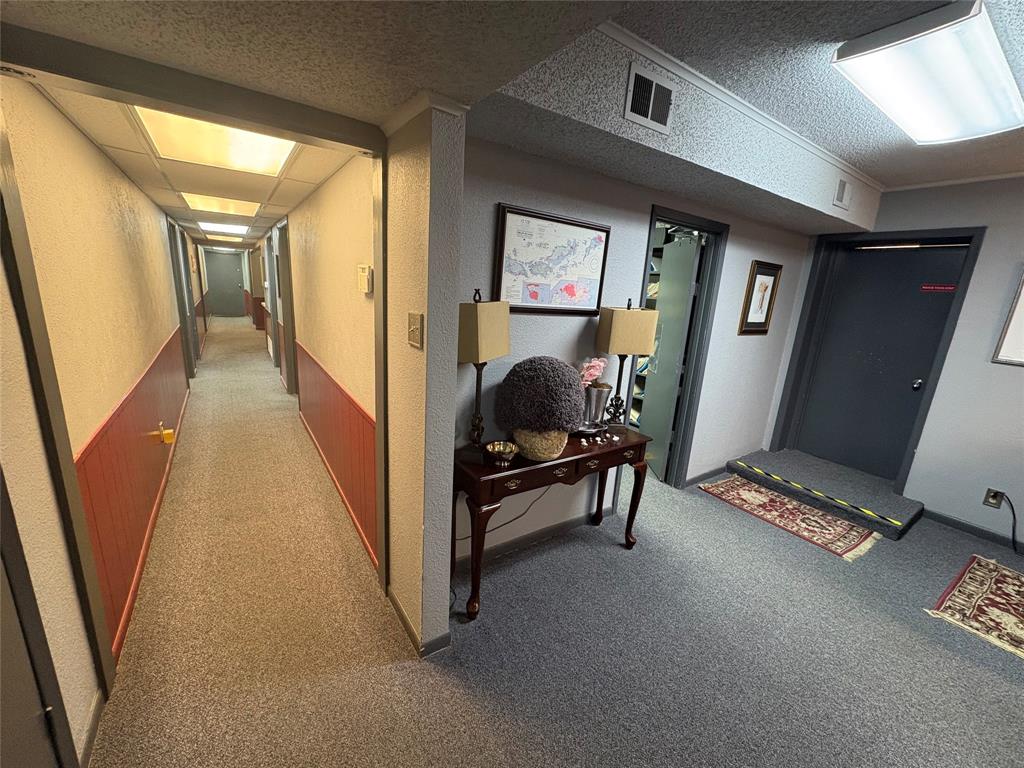 905 N Travis Street - Photo 9