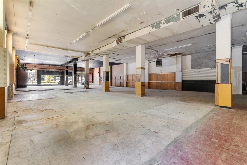 4 N PLAZA - Photo 2