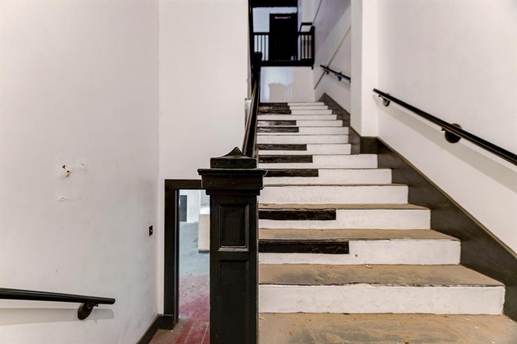 4 N PLAZA - Photo 9