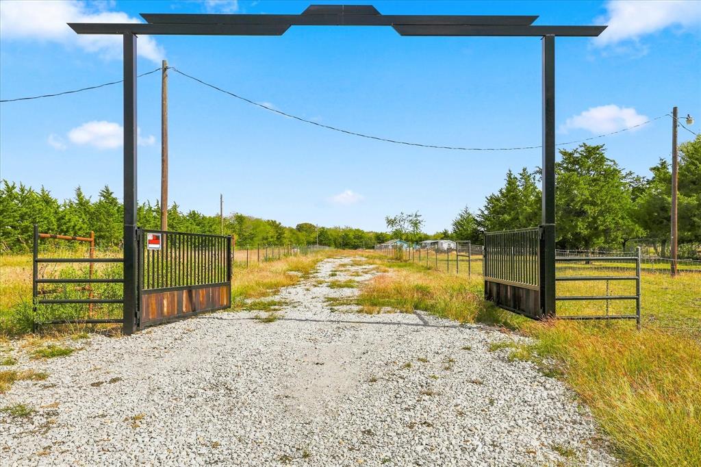 225-227 County Road 3731 - Photo 2