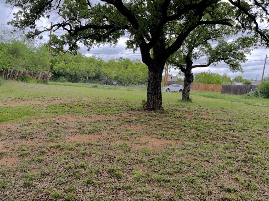 916 W Moss Street - Photo 2