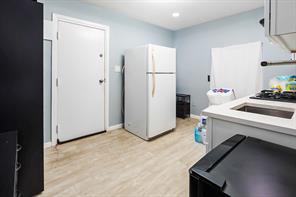 1445 W 2nd Avenue - Photo 14