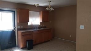 400 E Wise Street - Photo 4