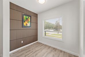 1027 W 2nd Avenue - Photo 5