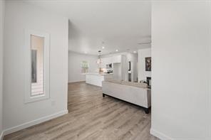 1027 W 2nd Avenue - Photo 6