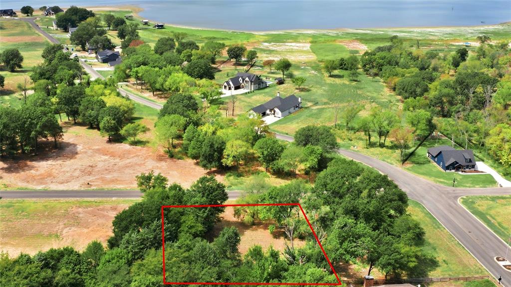 703 Clubview Drive - Photo 1