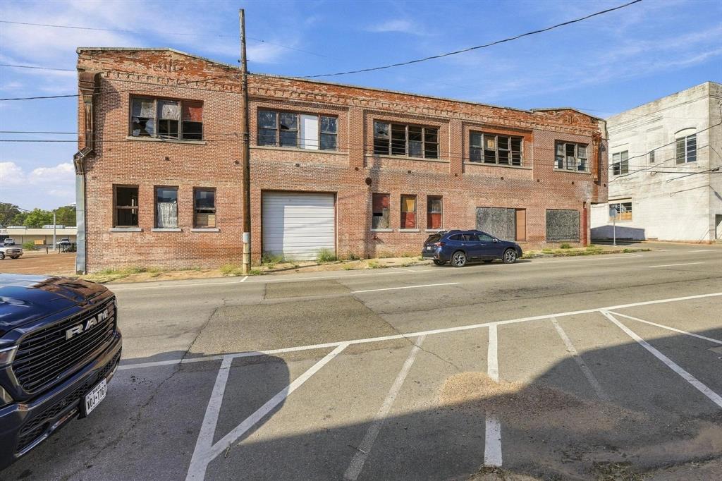 201 Bonham Street - Photo 12