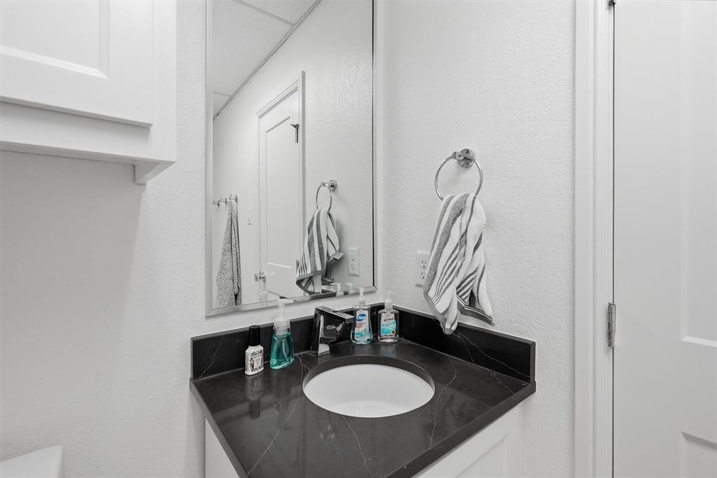 3405 E Highway 377 - Photo 14