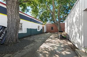 407 W Main Street - Photo 29