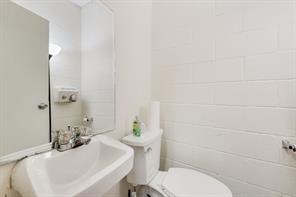 407 W Main Street - Photo 34
