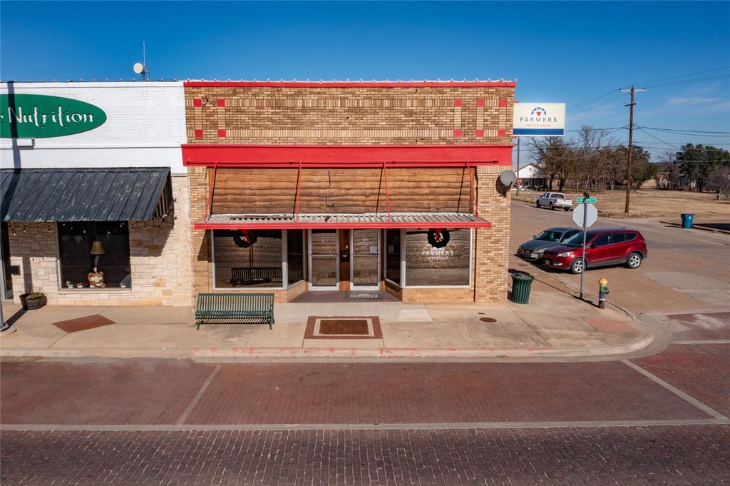 132 E Walker Street - Photo 1