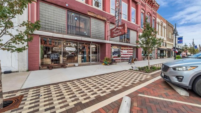 306 W Main Street