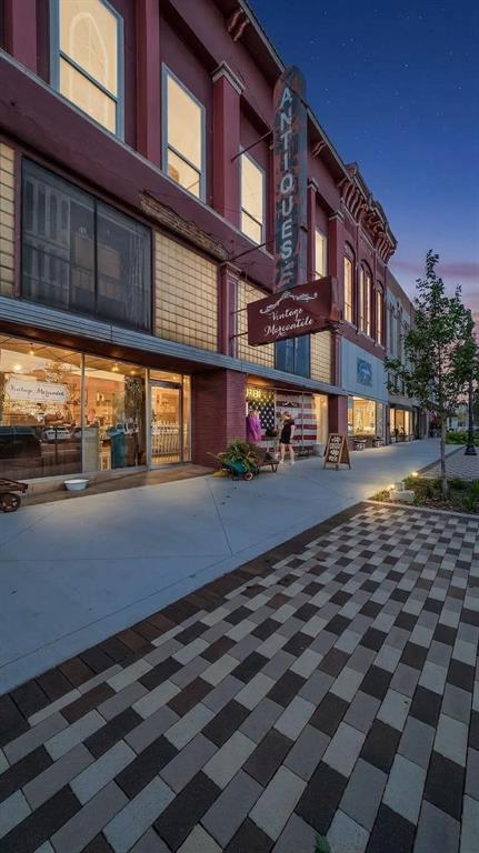 306 W Main Street - Photo 3