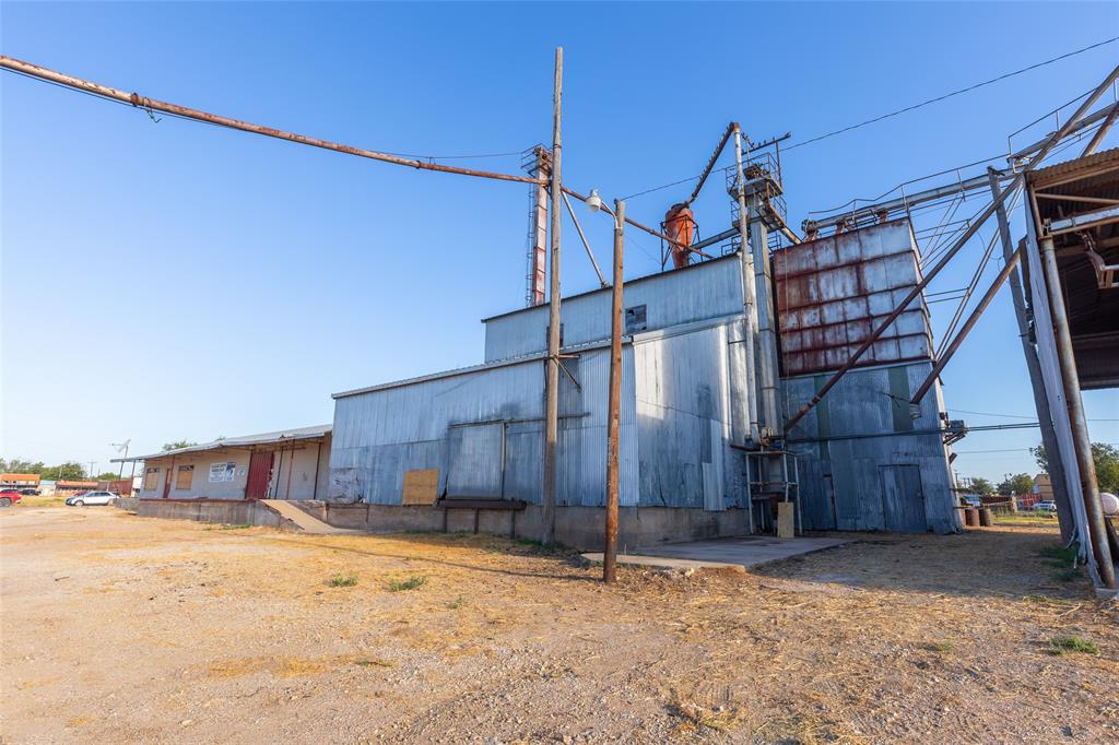 200 E 1st Street - Photo 11